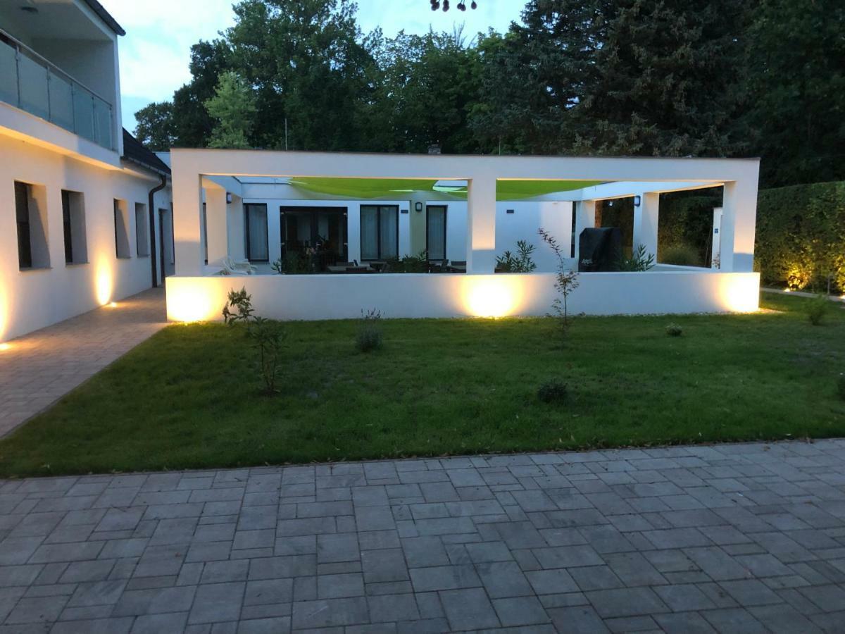 Duna Vendeghaz Hotel Fadd-Dombori Екстериор снимка