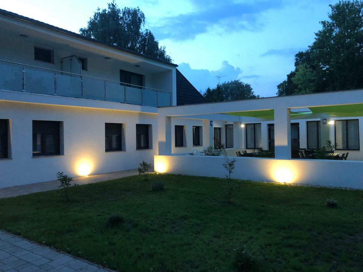 Duna Vendeghaz Hotel Fadd-Dombori Екстериор снимка